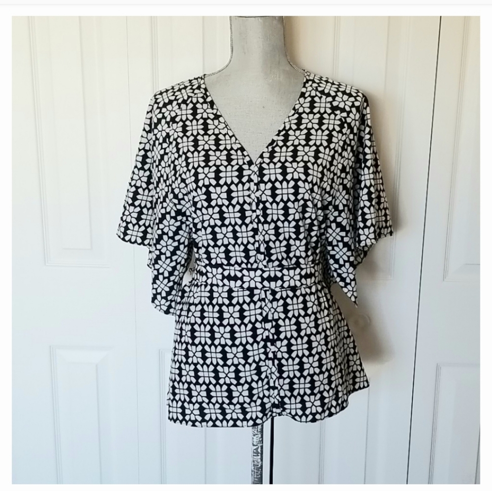 Banana Republic Kimono sleeve blouse